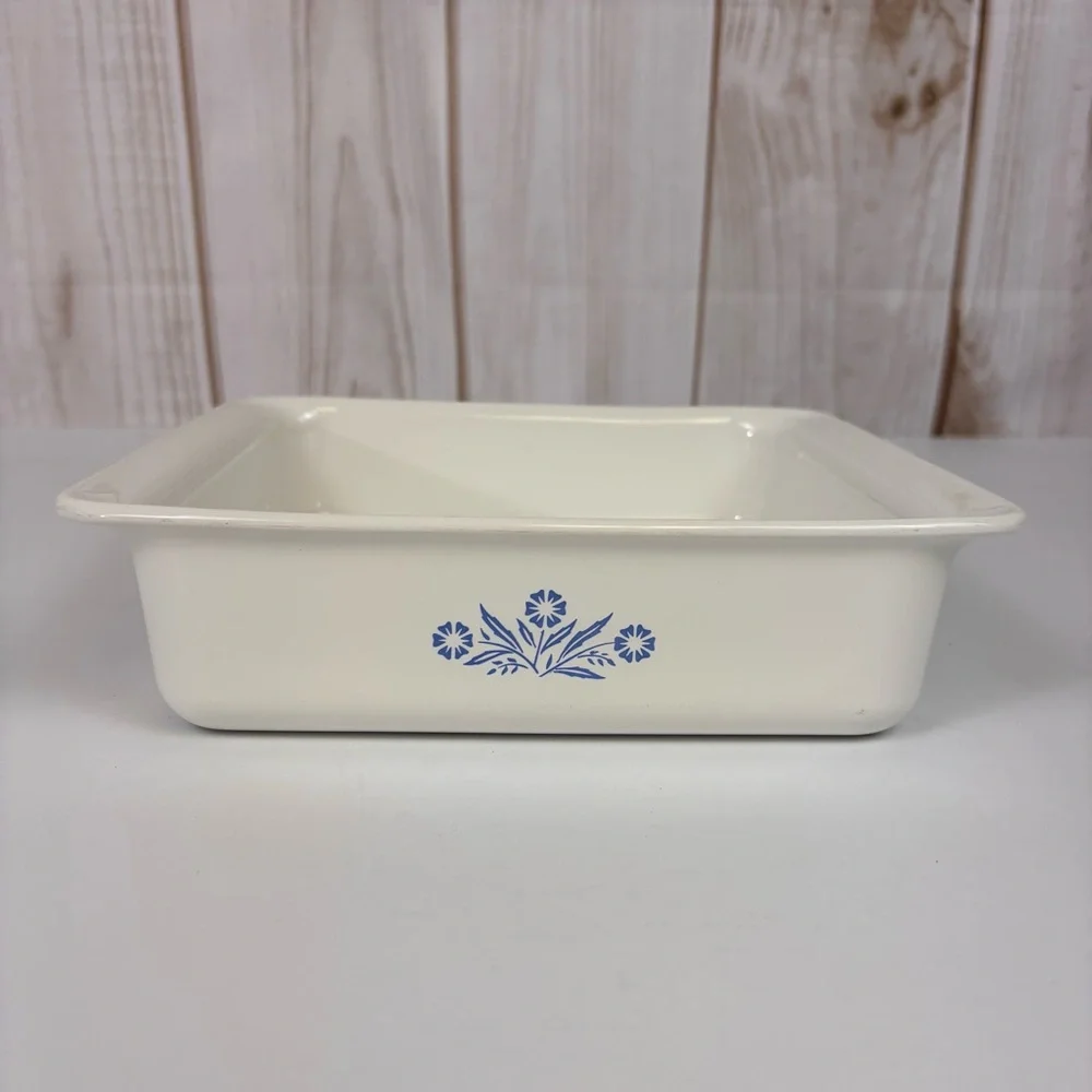 Vintage CorningWare Casserole Baking Dish Blue Cornflower Square 2-Quart 8x8x2